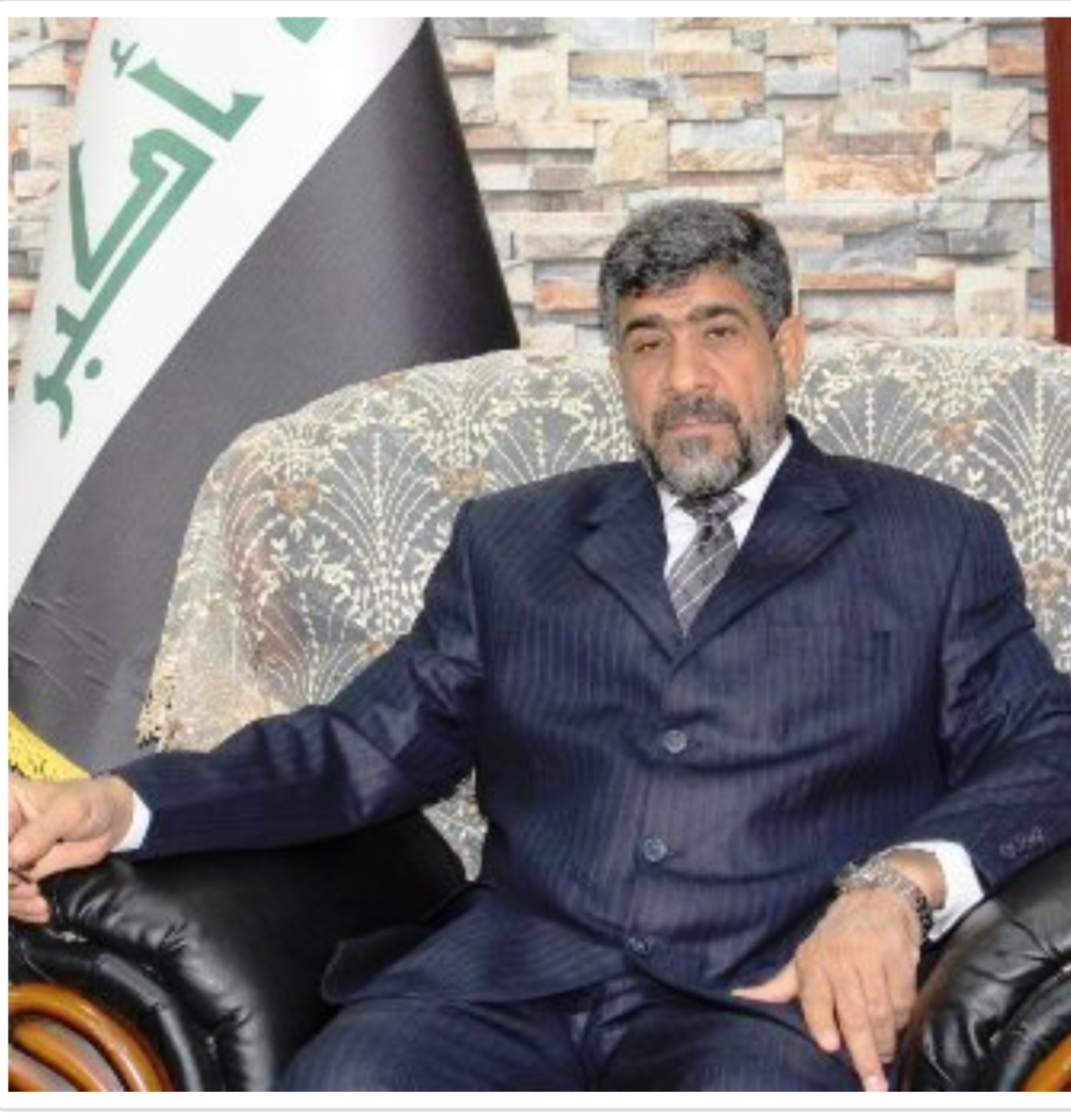 المنجز بين القداسة والاحترام