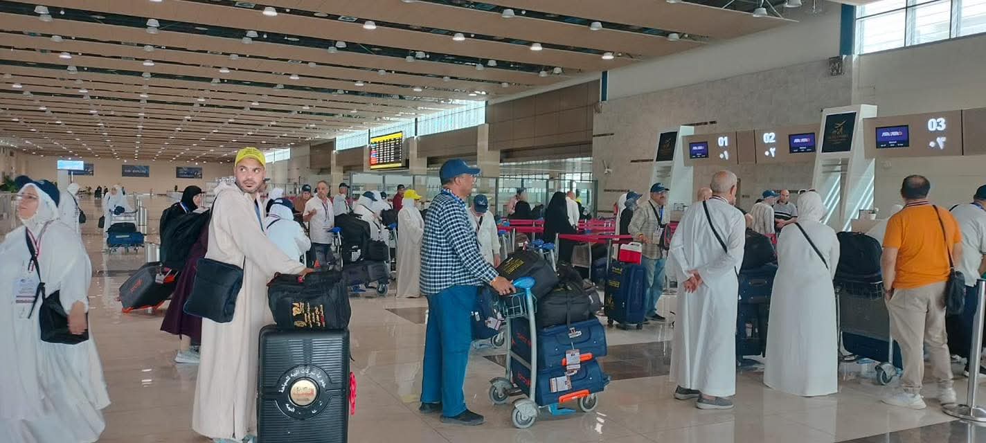   بدء أولى رحلات عودة حجاج السياحة المصريين 