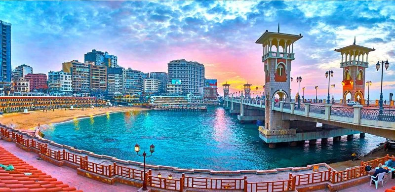 الإسكندرية … مدينة تُكتب بالنساء وتُعاد صياغتها بالموج
